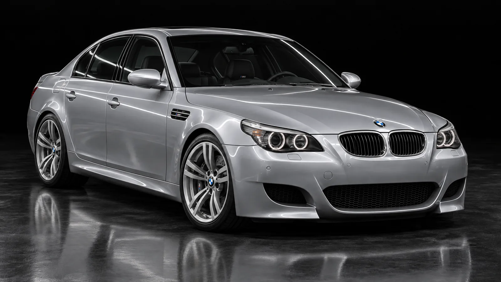 BMW M5 (E60)